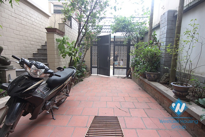 Three bedrooms house for rent on Au Co street, Tay Ho district, Ha Noi